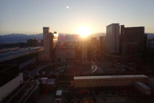 立山から昇る朝日