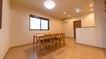 客室内のダイニングエリア / 11