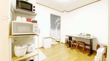 客室内のダイニングエリア / 16