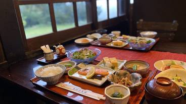 食事・飲み物 / 8