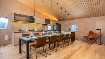 客室内のダイニングエリア / 12