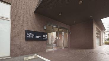 施設の入り口 / 4