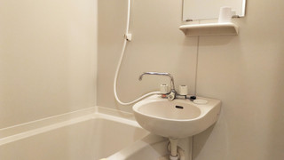 エコノミールーム セミダブルベッド 1 台 禁煙 専用バスルーム