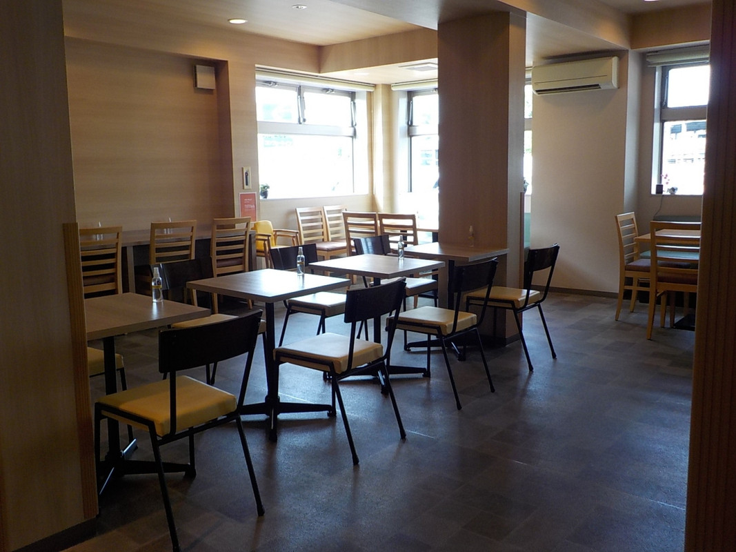 朝食会場になるスペースです。ウェルカムコーヒーが飲めます。