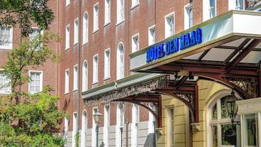 施設の正面 / 2