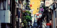ディープな東京徘徊。新宿ゴールデン街をはしご酒