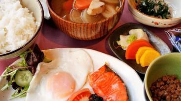 食事・飲み物 / 4