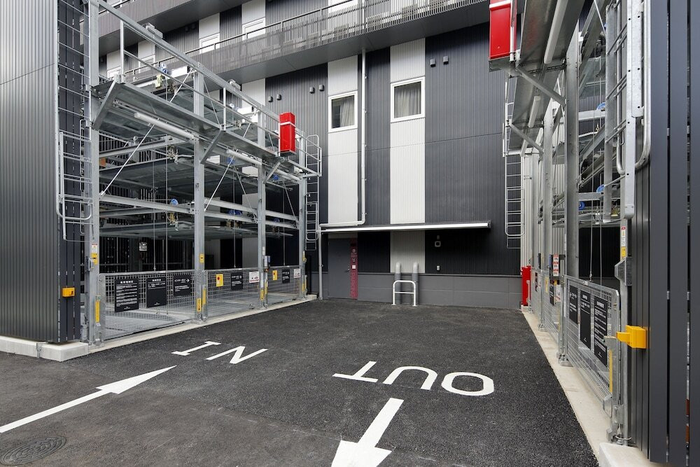 RV またはトラック用駐車場