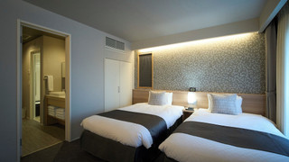 ラグジュアリー 4 人部屋