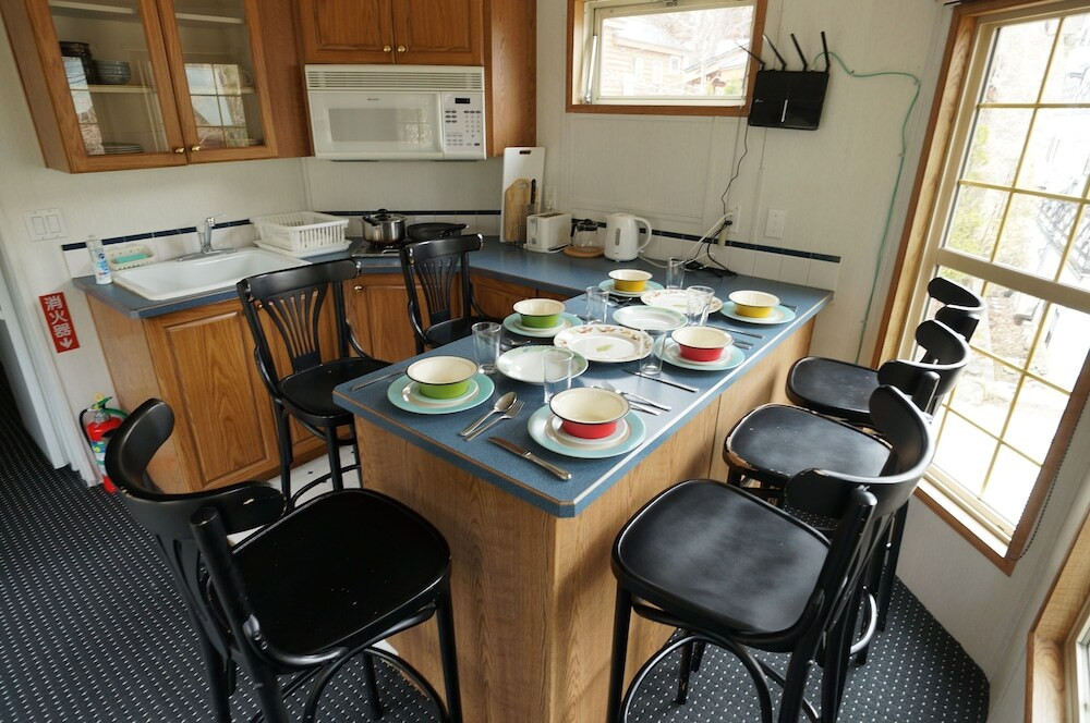 客室内のダイニングエリア