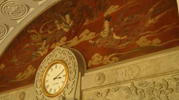 本館大階段の時計 / 4