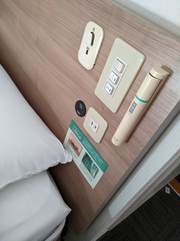 枕元に不満はありません。