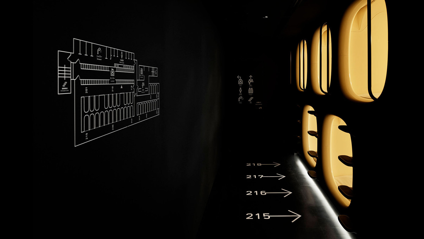 近未来感あふれるデザイナーズカプセルホテル3438900