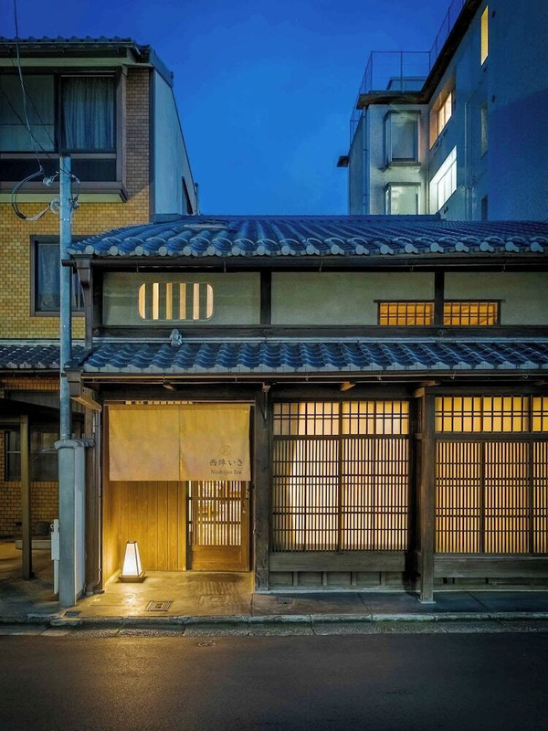 施設の正面