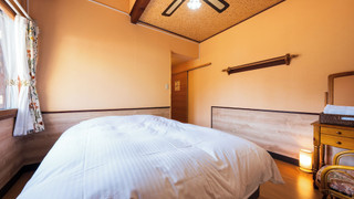 エコノミーダブル 共用バスルーム (カップル・ご夫婦向け)