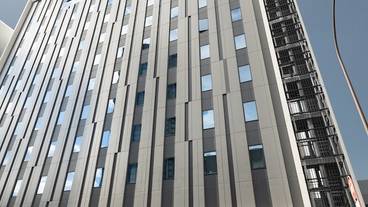施設の正面 / 1