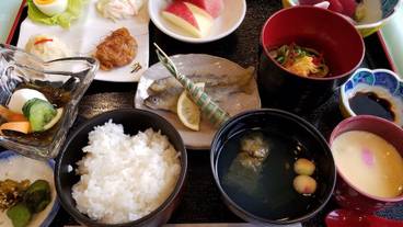 食事・飲み物 / 4