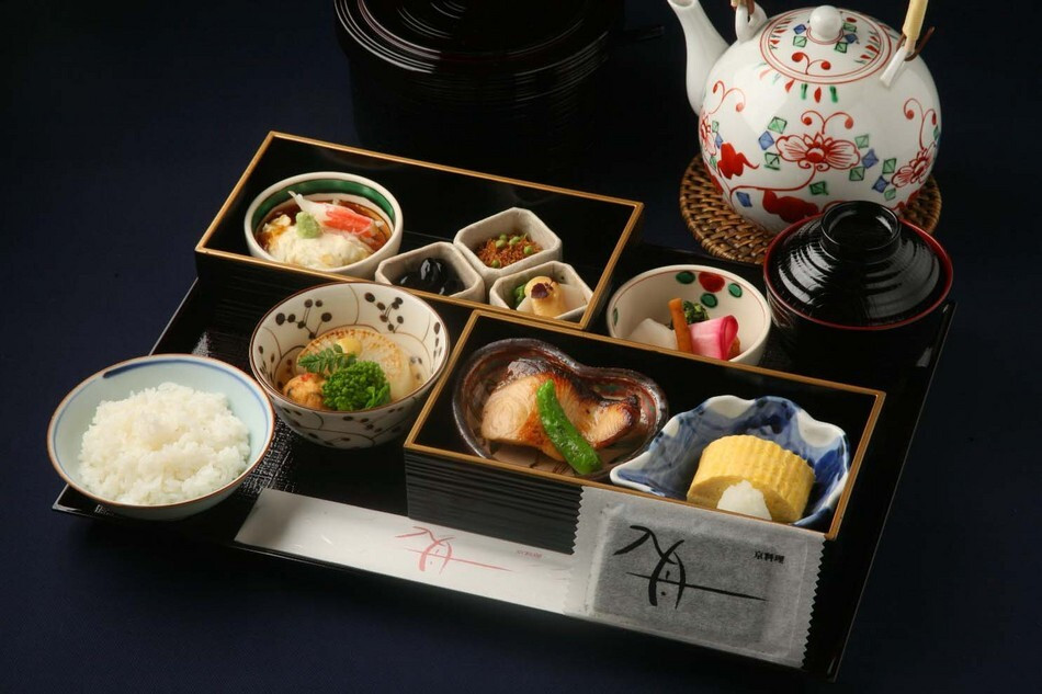 料理人の真心を感じる贅沢な和朝食4773604