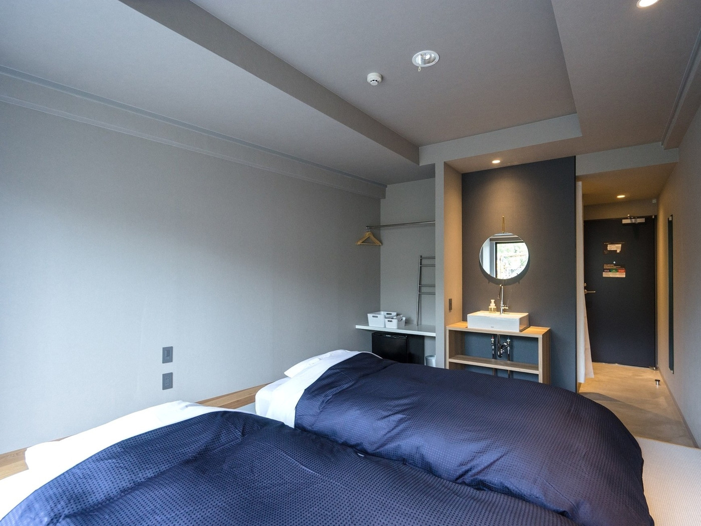 アート作品も楽しめる♪シンプル好きにはたまらない快適空間3658205