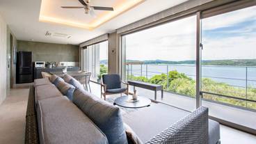 客室内のダイニングエリア / 15