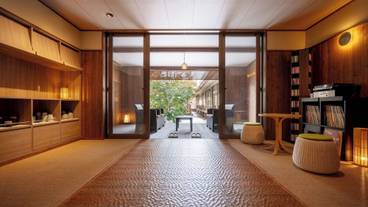 ロビーラウンジ / 11