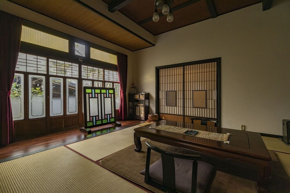 大正ロマンを感じるレトロな古民家宿4021067