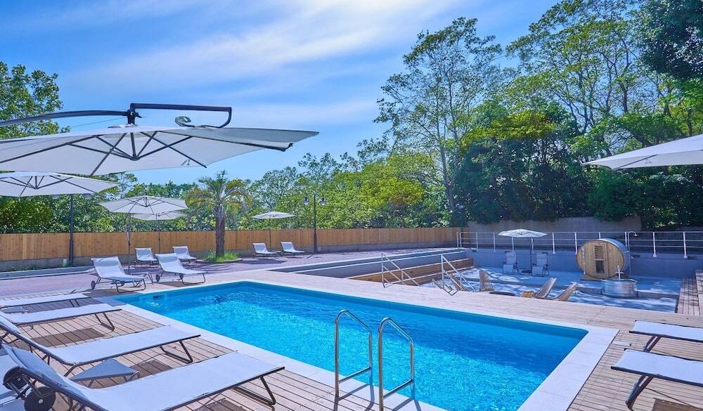 夏季限定プール　9～21時営業 / 3