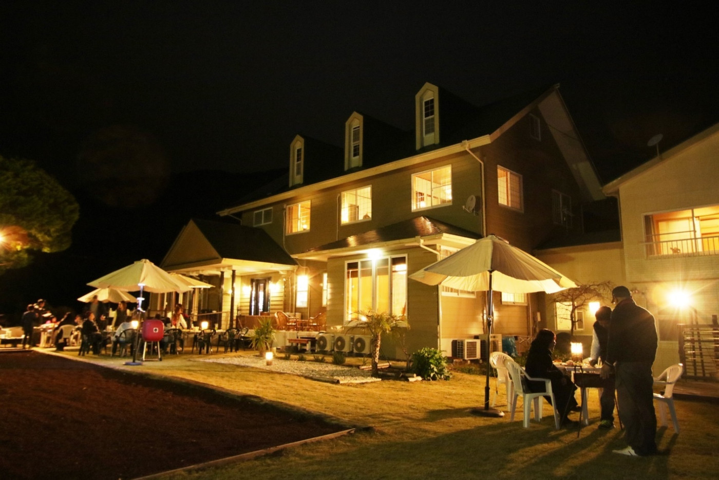 雨が降ったって問題なし♪BBQを楽しみながら迫力の鑑賞会3915495