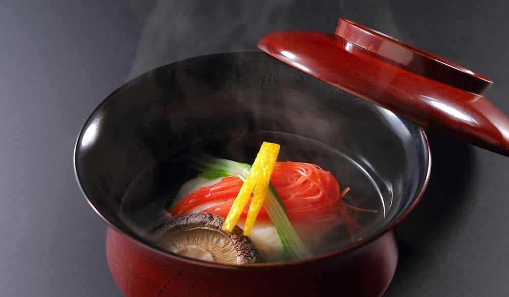 地元の贅沢食材で
優雅なディナー / 2