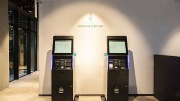 チェックイン / チェックアウト キオスク / 1