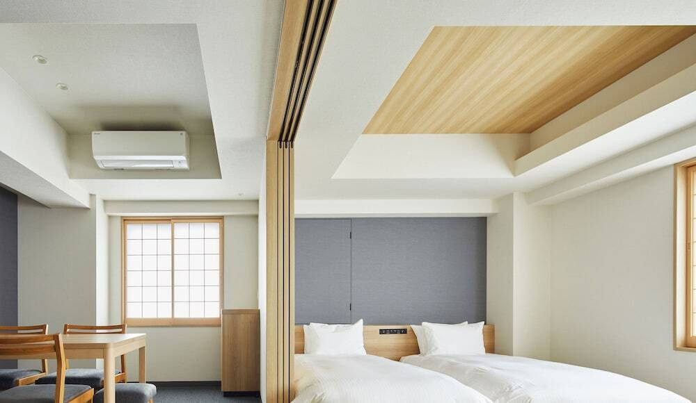 グループ向けの広々お部屋を2人でゆったり使える！4006623