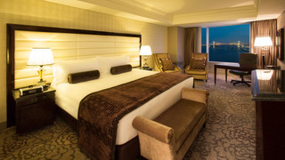 プレミアム ルーム キングベッド 1 台 クラブラウンジ利用可 ベイビュー