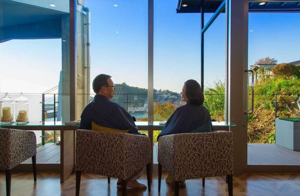 ロビーラウンジ