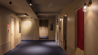 ダブルルーム ダブルベッド1台　共用バスルーム