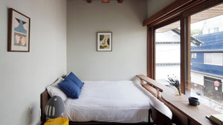 ダブルルーム ダブルベッド 1 台 共用バスルーム