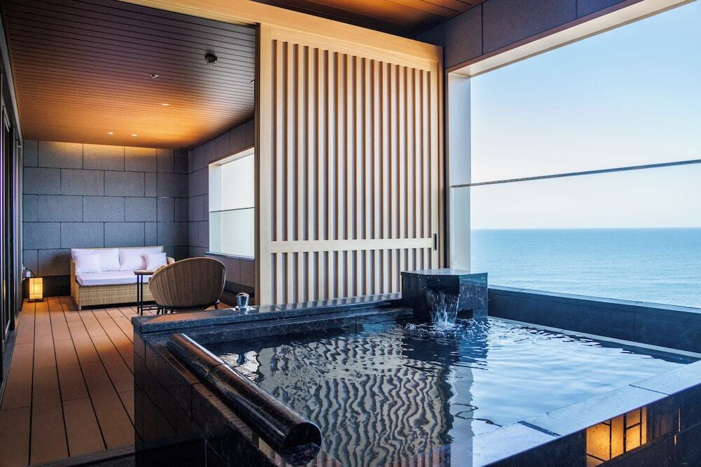 温泉露天風呂付き プレミアムスイートルーム 露天風呂