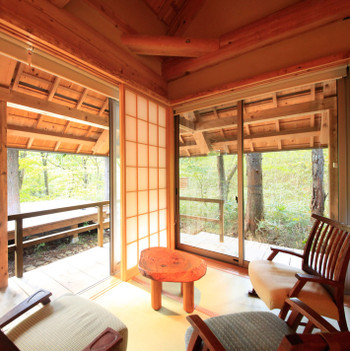 6.ロマンチックな名前のお部屋と森に囲まれた環境が魅力「温泉山荘　だいこんの花」3449315