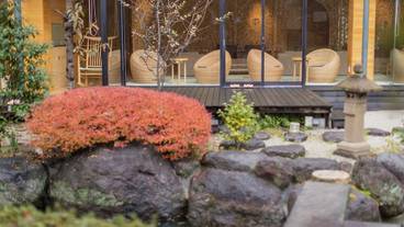 ロビーラウンジ 曙から眺める日本庭園 / 2