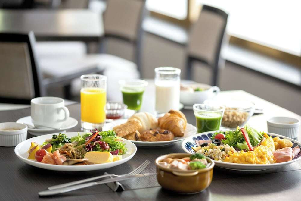 本格的な25mプールを完備。会員制の都会のオアシス3998172