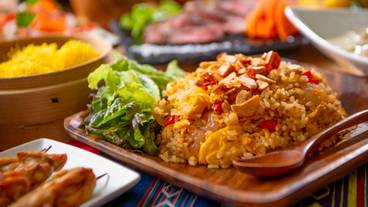 夕食ビュッフェ／多国籍料理一例 / 4