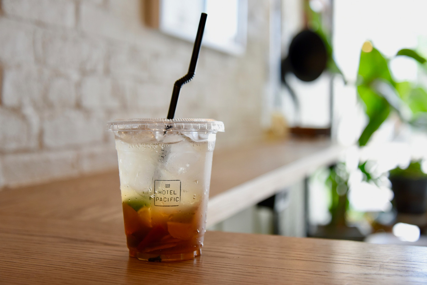 おしゃべりと美味しいコーヒーを提供するカフェ3415880