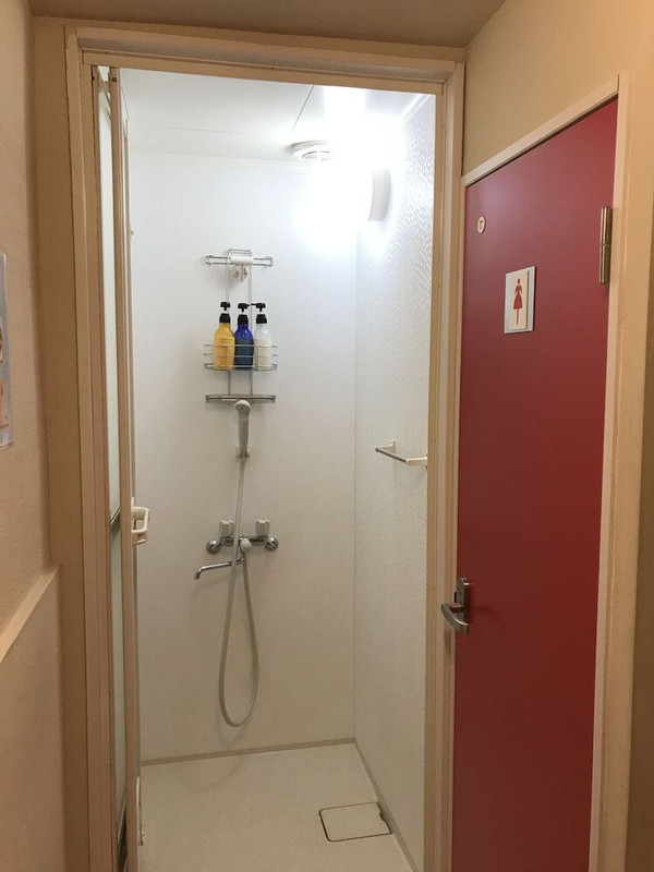 バスルームのシャワー