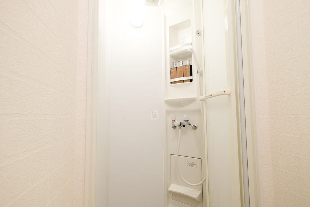 バスルームのシャワー