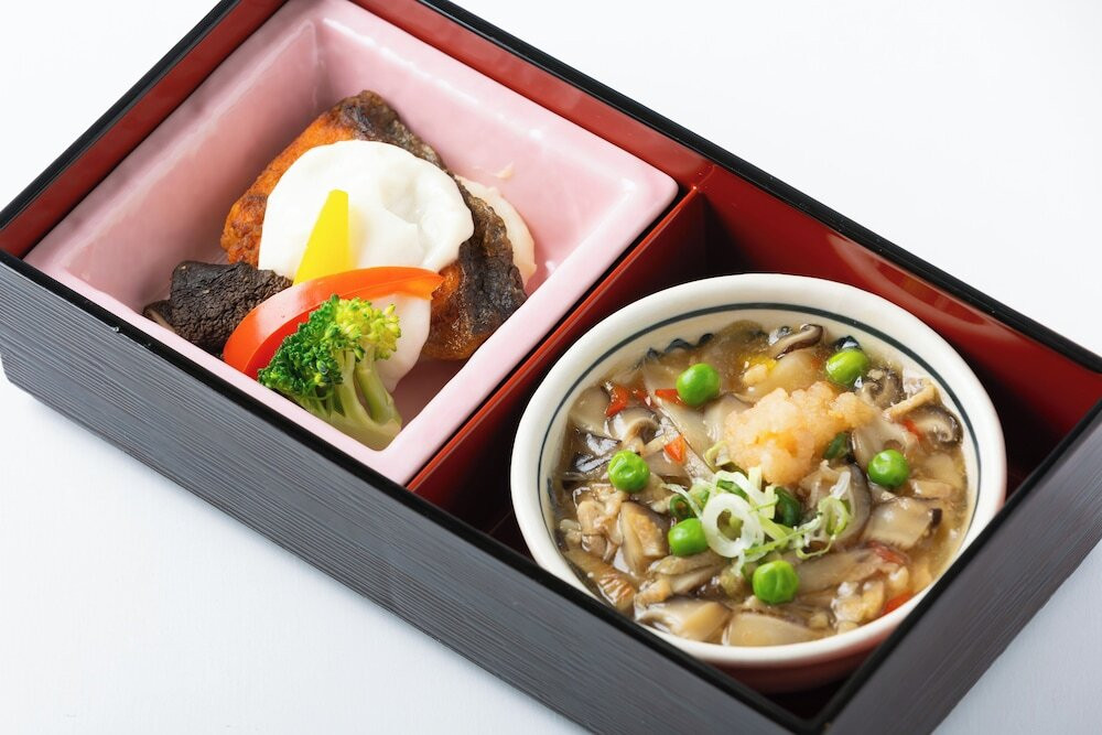 朝食の箱膳一例②