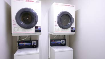 Coin laundry / 19