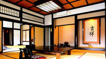 客室内のダイニングエリア / 9