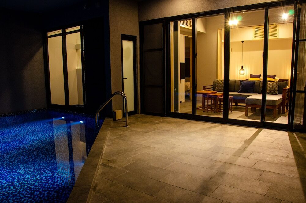 ピース テラス＆プール(2)