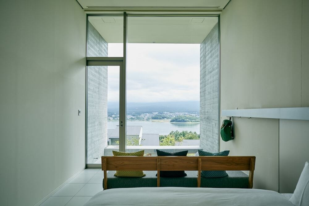 1.贅沢すぎるアウトドア体験ができる「星のや富士」3388282