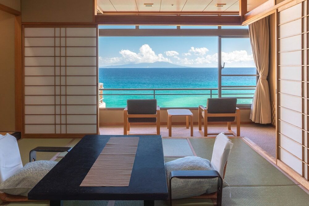 露天風呂や貸切風呂でリラックス。全室オーシャンビューの温泉宿4237344