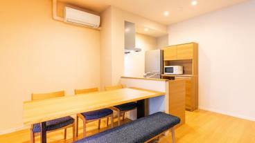 客室内のダイニングエリア / 23